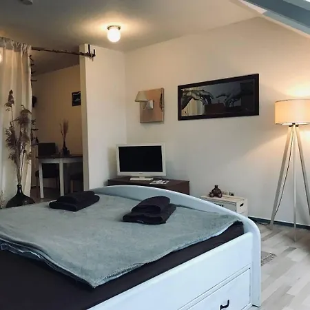 Kleine Mit Hund Apartment Lutow